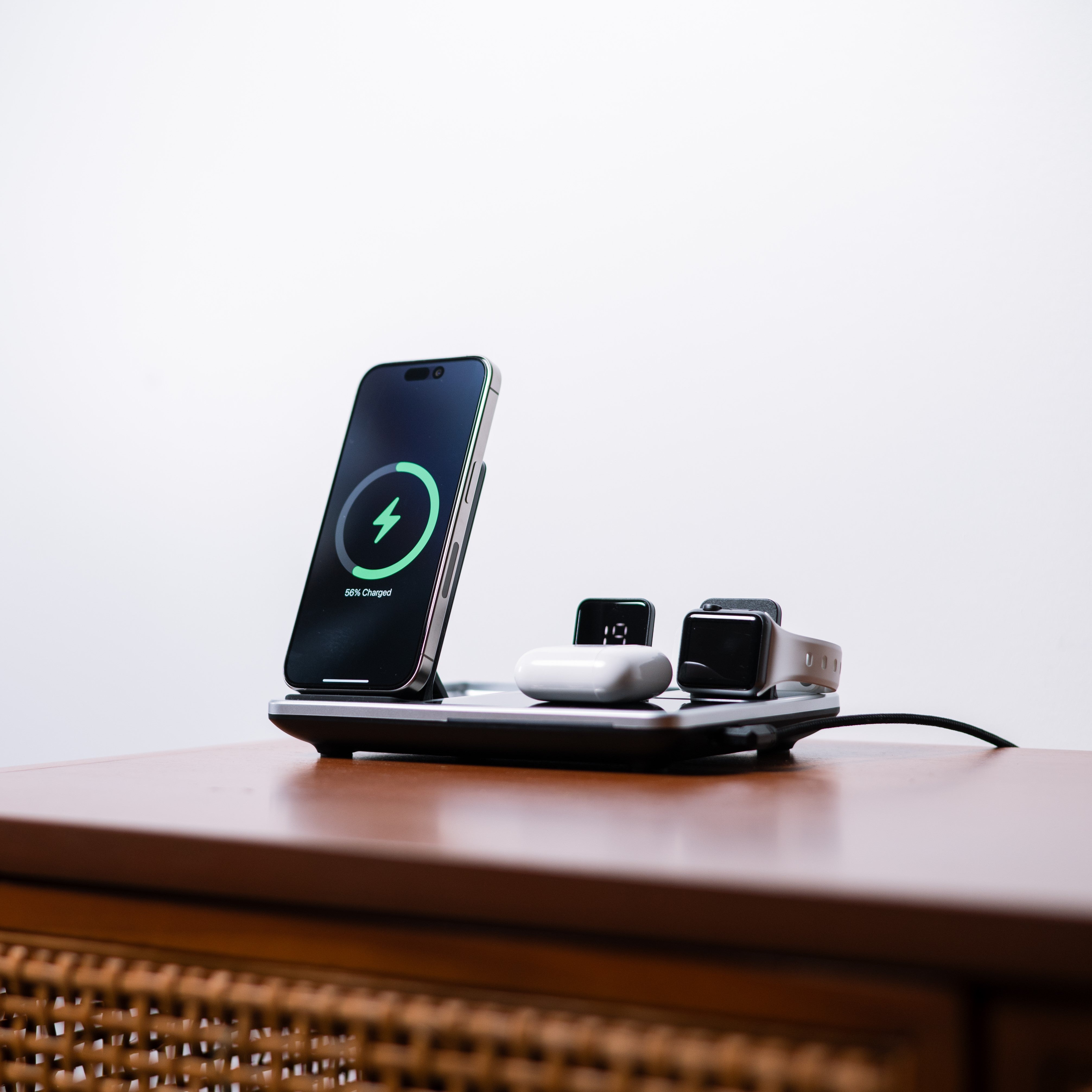 QuadCharge™ | Multifunktionell 4 i 1 trådlös laddare